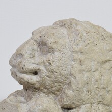 Carved stone lion holding a coat of arms, Italy circa 1650-1750