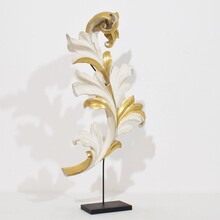 Hand carved giltwood acanthus leaf curl ornament, Italy circa 1780-1850
