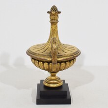 Carved giltwood vase finial ornament, Italy circa 1850
