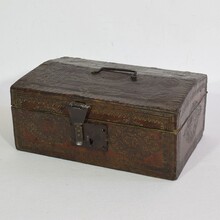 Small coffer or box in leather, France circa 1600-1700