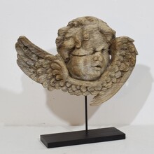 baroque carved oak angel head on wings, France circa 1650-1750