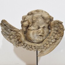 baroque carved oak angel head on wings, France circa 1650-1750