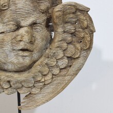 baroque carved oak angel head on wings, France circa 1650-1750