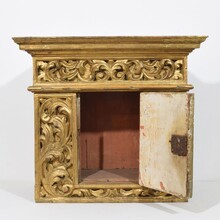 Carved giltwood baroque tabernacle with sunburst, Italy circa 1750
