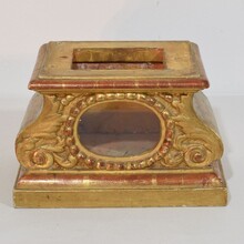 Hand carved wooden reliquary bust of a saint, Italy circa 1650-1750