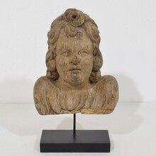 Baroque carved oak angel head on wings, France circa 1650-1700