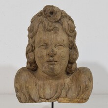 Baroque carved oak angel head on wings, France circa 1650-1700