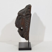 Carved wooden lion fragment, France circa 1650-1750