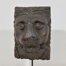 Carved wooden lion head, France circa 1650-1750