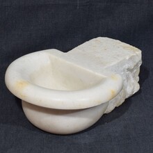 Baroque marble holy water font or stoup, Italy circa 1750