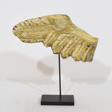 Carved giltwood wing of a baroque angel, Italy circa 1750