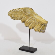 Carved giltwood wing of a baroque angel, Italy circa 1750