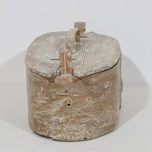 Folk art bentwood box, sweden circa 1750