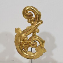 Hand carved giltwood baroque style curl ornament, Italy circa 1850