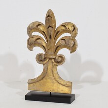 Hand carved giltwood gothic style ornament/ fragment, Italy circa 1850