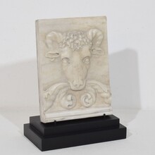 Baroque hand carved marble ram head panel, Italy circa 1750