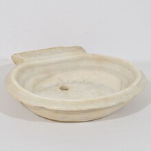 Hand carved white marble water basin, Italy circa 1750-1800