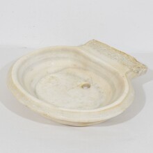 Hand carved white marble water basin, Italy circa 1750-1800