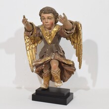 Early hand carved wooden baroque angel, Spain circa 1650-1700