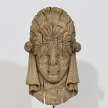 Carved oak renaissance head fragment, France circa 1580-1650