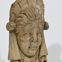 Carved oak renaissance head fragment, France circa 1580-1650