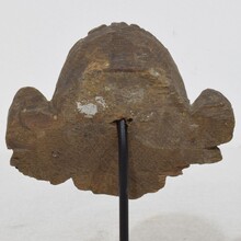 Weathered oak renaissance angel head fragment, France 16/17th century