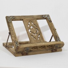Carved wooden folding lectern in gothic style, France circa 1600-1700