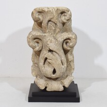 Baroque hand carved stone acathus leave finial ornament, France circa 1600-1700