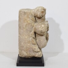 Baroque hand carved stone acathus leave finial ornament, France circa 1600-1700