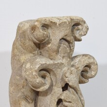 Baroque hand carved stone acathus leave finial ornament, France circa 1600-1700