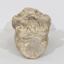 Baroque hand carved stone acathus leave finial ornament, France circa 1600-1700