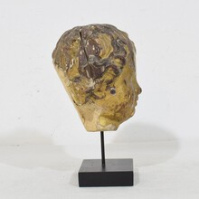 Carved giltwood baroque angel head, Italy circa 1650-1750