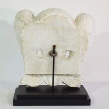 Carved white marble winged angel head, Italy circa 1650-1750