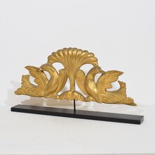 Carved giltwood neo classical ornament with birds, Italy circa 1780-1820