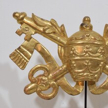 Hand carved giltwood Papel coat of arms, Italy circa 1750