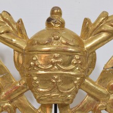 Hand carved giltwood Papel coat of arms, Italy circa 1750