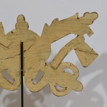 Hand carved giltwood Papel coat of arms, Italy circa 1750