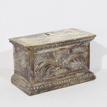 Neoclassical silvered carved wooden pedestal, Italy circa 1780