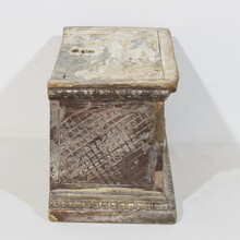 Neoclassical silvered carved wooden pedestal, Italy circa 1780