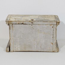 Neoclassical silvered carved wooden pedestal, Italy circa 1780