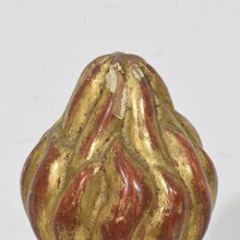 Pair neoclassical carved gilrwood finial ornaments, Italy circa 1800-1850