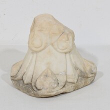 Medieval romanesque carved marble capital fragment, Italy circa 1250-1400