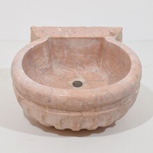 Pink marble water basin or sink, Italy circa 1750-1850