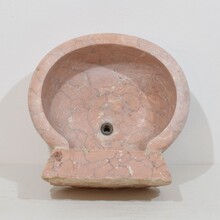 Pink marble water basin or sink, Italy circa 1750-1850