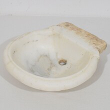 White marble water basin or sink, Italy circa 1750-1800