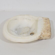 White marble water basin or sink, Italy circa 1750-1800