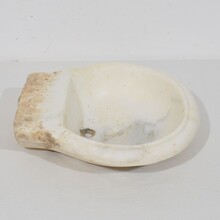 White marble water basin or sink, Italy circa 1750-1800