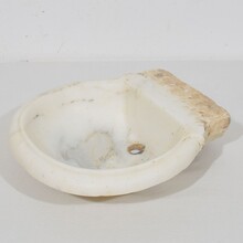 White marble water basin or sink, Italy circa 1750-1800