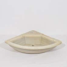 White marble water basin or sink, Italy circa 1750-1800
