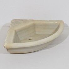 White marble water basin or sink, Italy circa 1750-1800